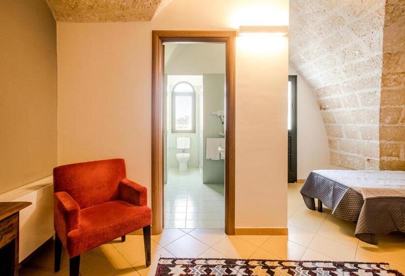 חדר סטנדרט לארבעה, Laurito Resort & Spa