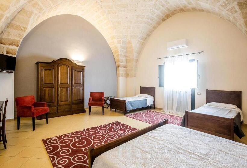 חדר סטנדרט לארבעה, Laurito Resort & Spa