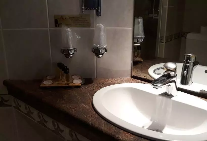 اتاق خانوادگی, Cit Hotel Le Challonge