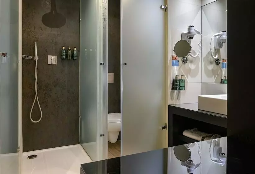 Quarto Clássico Vista Cidade, Meliá Lisboa Aeroporto