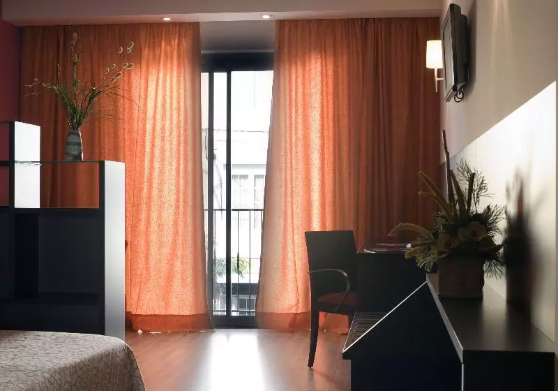 اتاق کلاسیک, Mercure Riga Centre