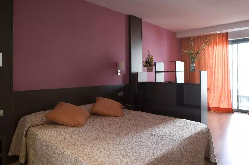اتاق کلاسیک, Mercure Riga Centre
