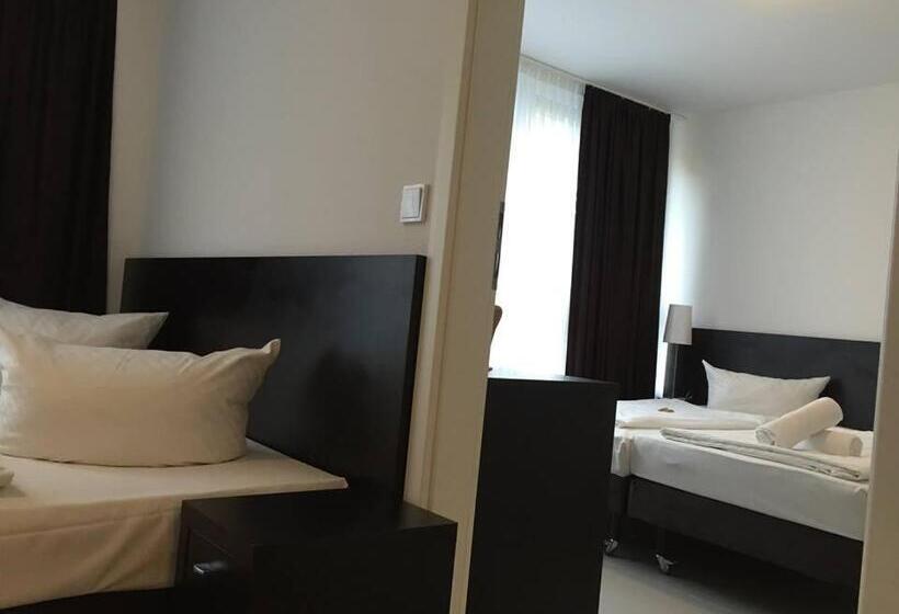 4인용 스탠다드 룸, Mosel Hotel Frankfurt