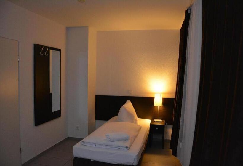 اتاق استاندارد یک نفره, Mosel Hotel Frankfurt