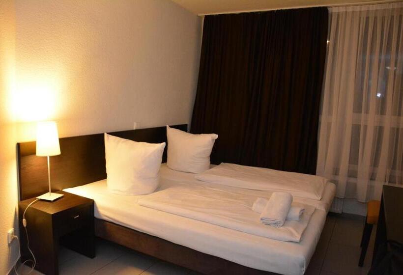 스탠다드 룸, Mosel Hotel Frankfurt