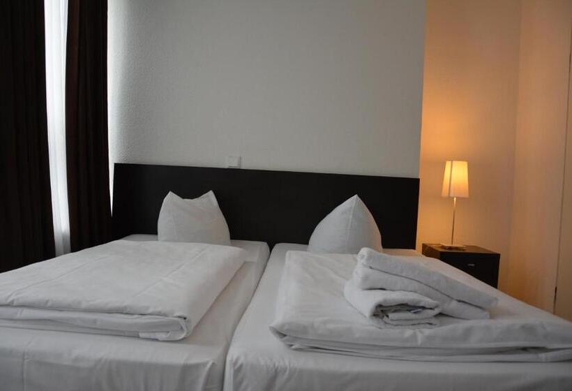 스탠다드 룸, Mosel Hotel Frankfurt