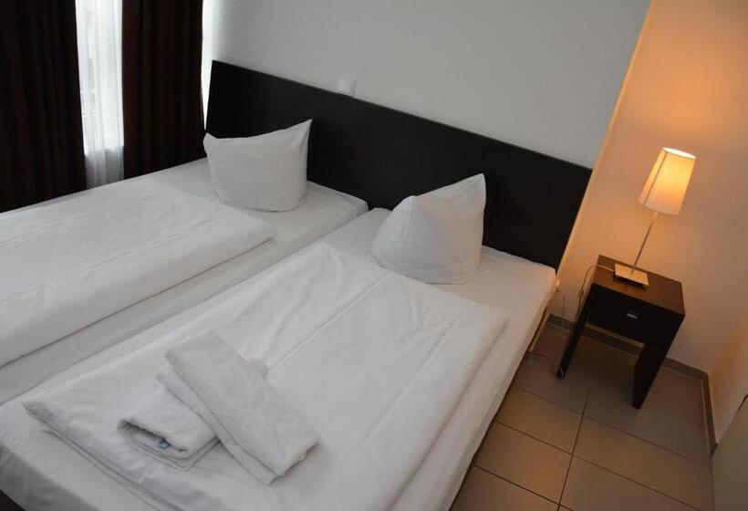 اتاق استاندارد, Mosel Hotel Frankfurt