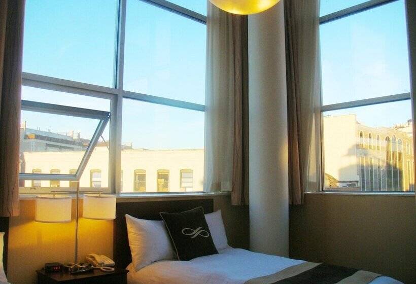 スタンダードルーム, Pointe Plaza