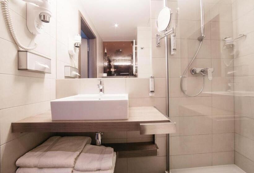 غرفة قياسية, Q Hotel Plus Wrocław