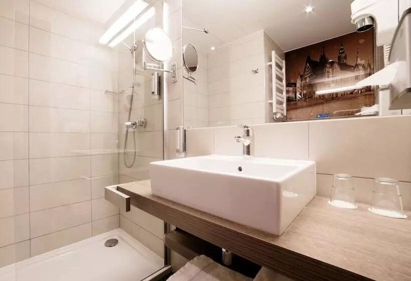 اتاق سوپریور, Q Hotel Plus Wrocław