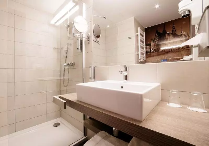 اتاق استاندارد, Q Hotel Plus Wrocław