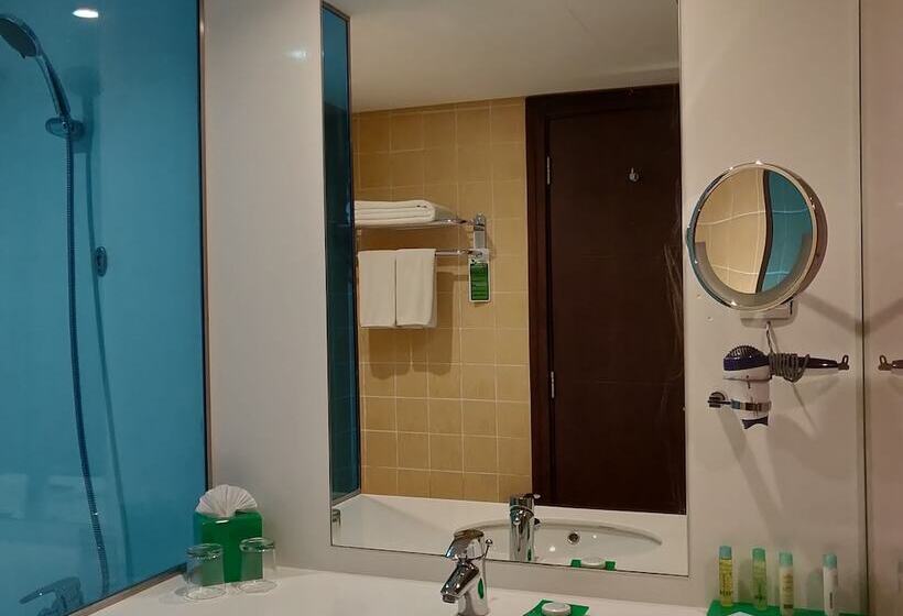 豪华房间, Ramada Hotel, Suites And Apartments By Wyndham Dubai Jbr