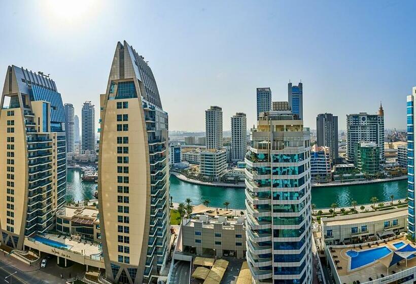 带大床的豪华间, Ramada Hotel, Suites And Apartments By Wyndham Dubai Jbr