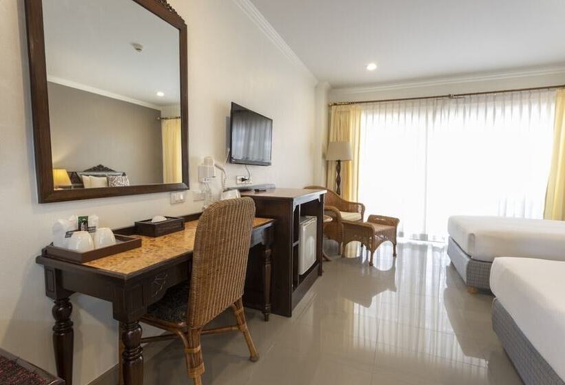 اتاق لوکس با چشم‌انداز استخر, Sabai Sabana