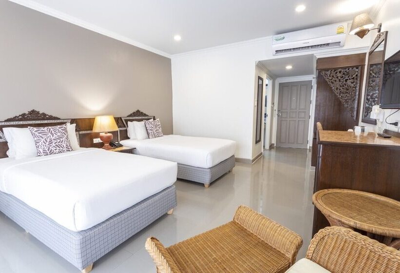 اتاق لوکس با چشم‌انداز استخر, Sabai Sabana