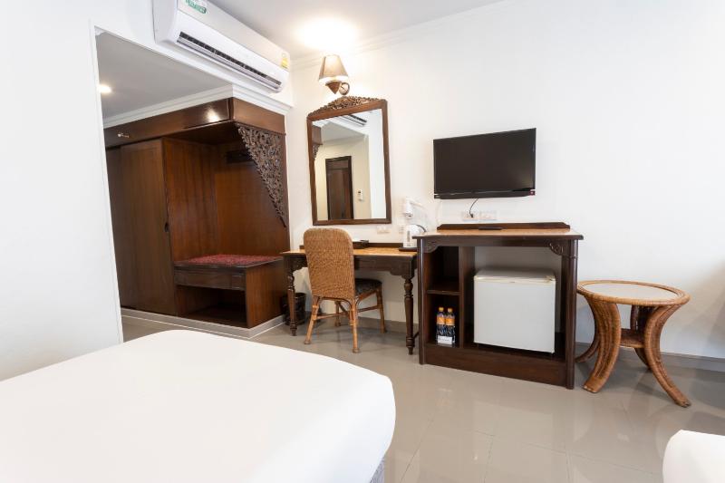 اتاق لوکس با چشم‌انداز استخر, Sabai Sabana