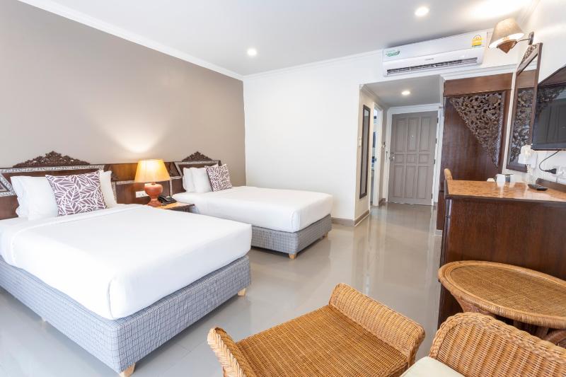 اتاق لوکس با چشم‌انداز استخر, Sabai Sabana