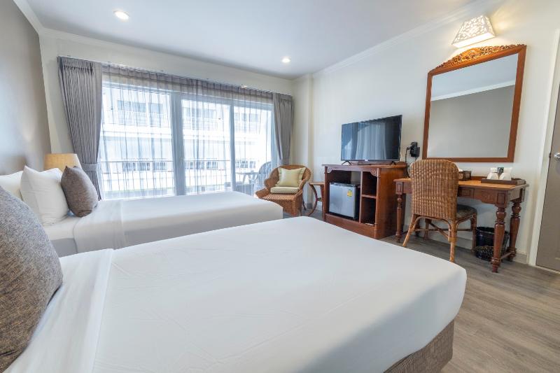 اتاق خانوادگی تودرتو, Sabai Sabana