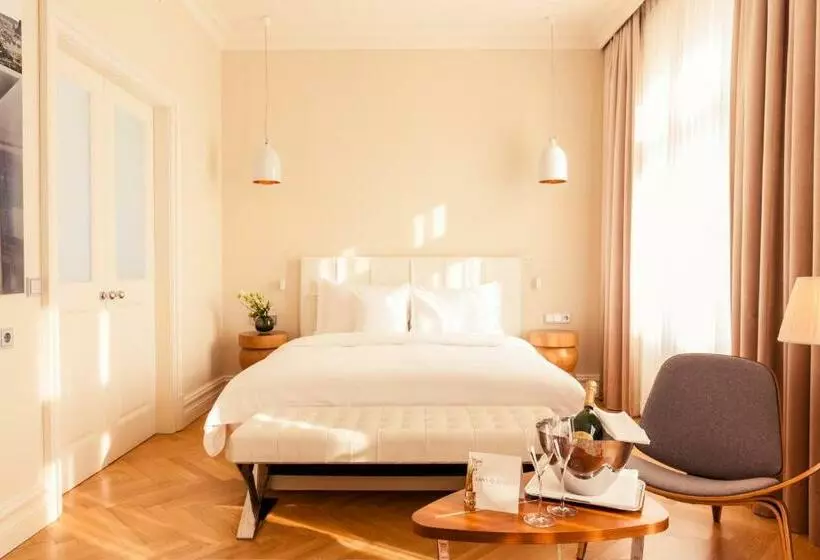 اتاق لوکس, Sans Souci Wien