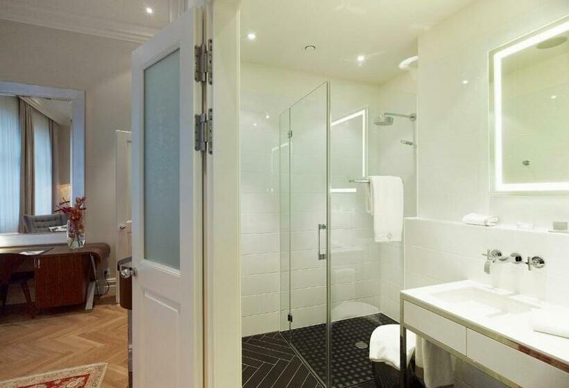 اتاق لوکس, Sans Souci Wien