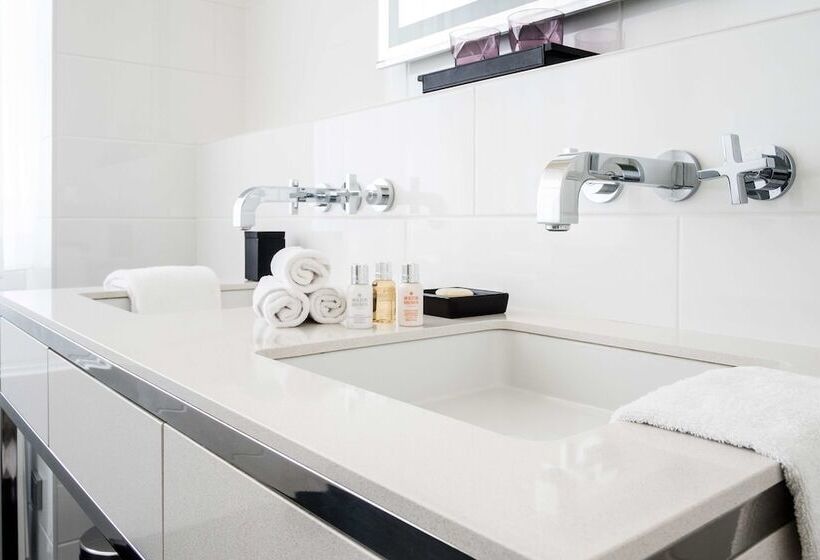 اتاق سوپریور, Sans Souci Wien