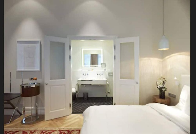 اتاق لوکس, Sans Souci Wien