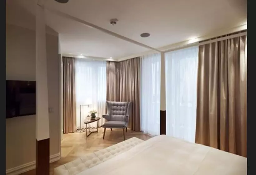 اتاق لوکس با بالکن, Sans Souci Wien