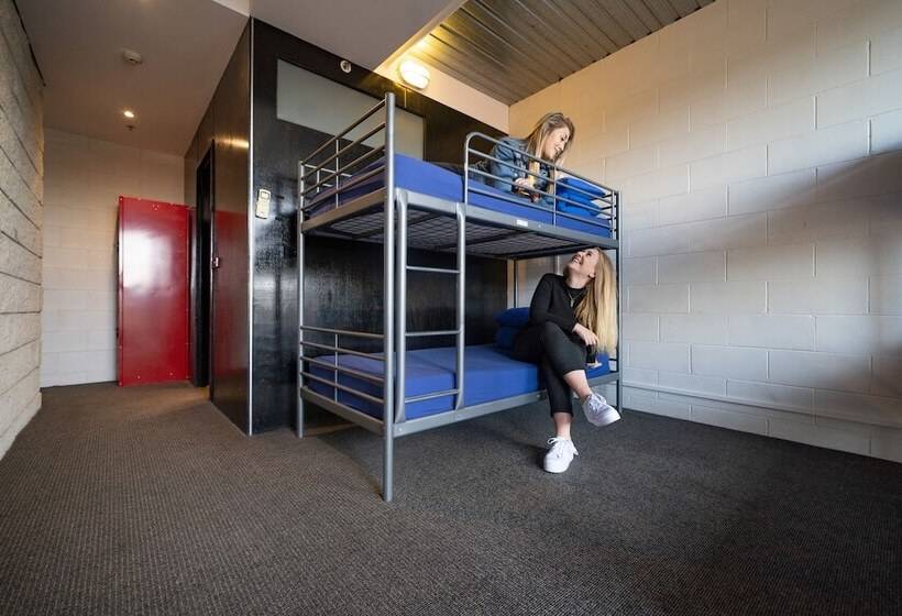 تختخواب در اتاق مشترک, Summer House Melbourne
