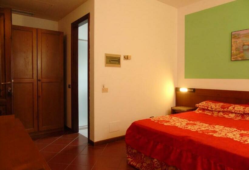 اتاق استاندارد یک نفره, Motorrad Hotel Toskana 01 Mai 01 Oktober Geöffnet