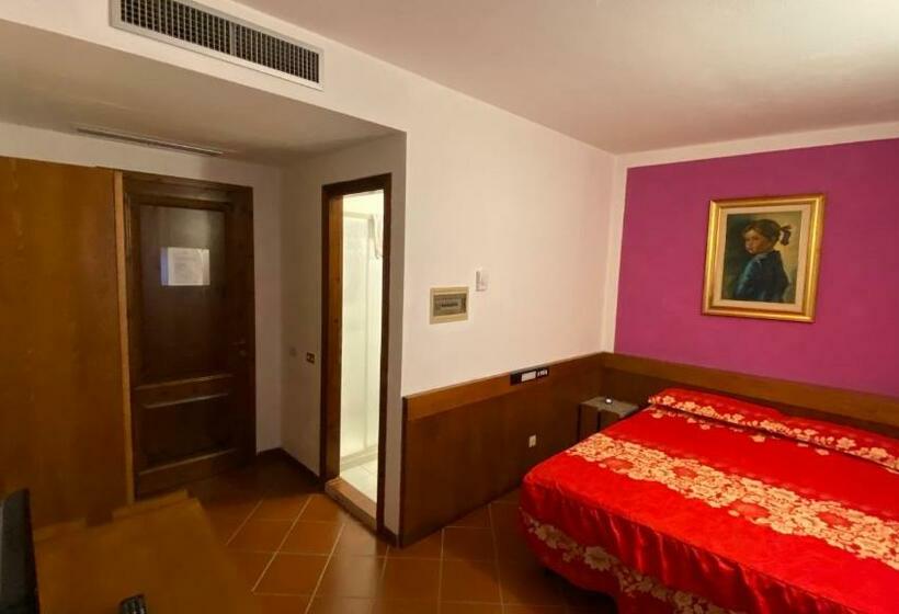 اتاق استاندارد یک نفره, Motorrad Hotel Toskana 01 Mai 01 Oktober Geöffnet