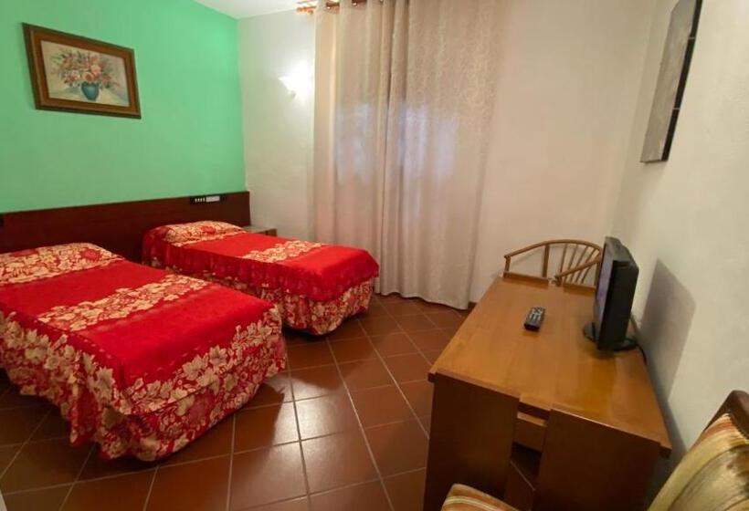 اتاق استاندارد, Motorrad Hotel Toskana 01 Mai 01 Oktober Geöffnet