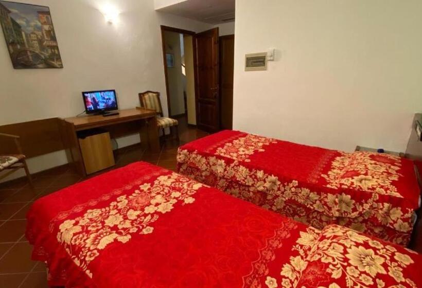 اتاق استاندارد, Motorrad Hotel Toskana 01 Mai 01 Oktober Geöffnet