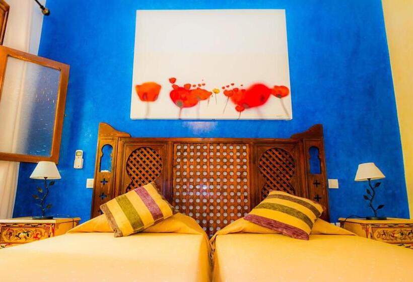 اتاق استاندارد سه نفره, Riad Assilah