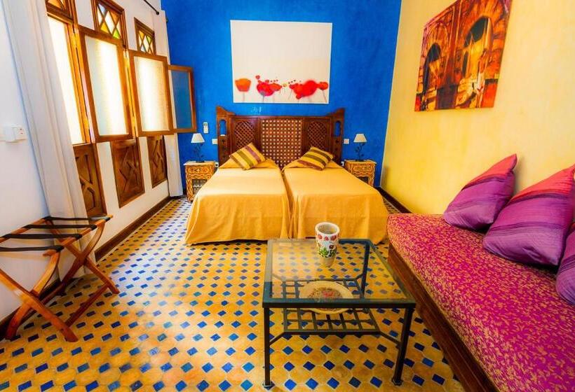 اتاق استاندارد سه نفره, Riad Assilah