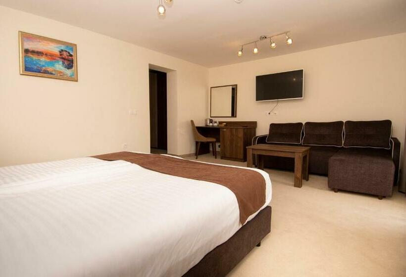 غرفة عائلية, Malyovitsa