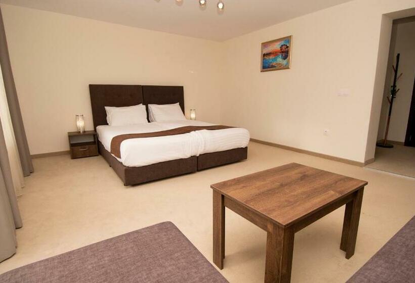 غرفة عائلية, Malyovitsa