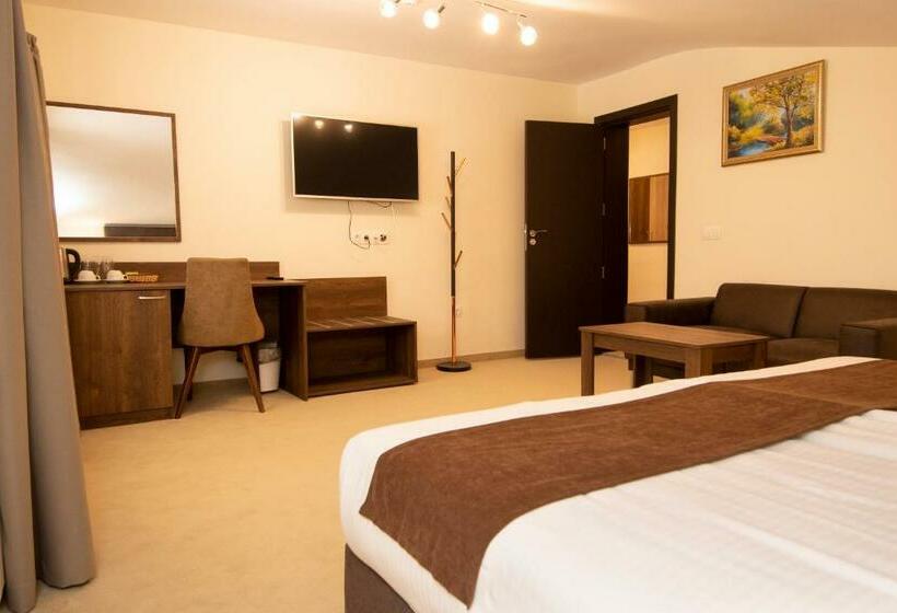 شقة غرفة واحدة, Malyovitsa