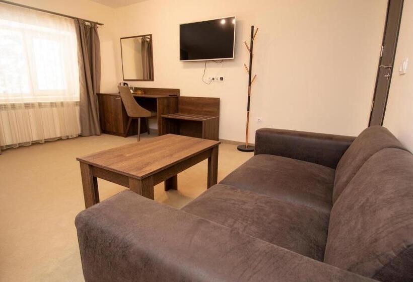 شقة غرفة واحدة, Malyovitsa