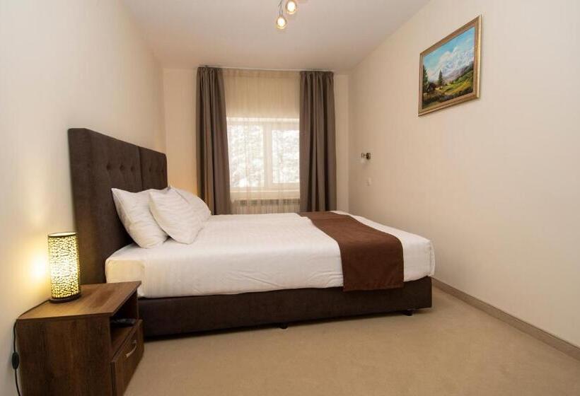 شقة غرفة واحدة, Malyovitsa