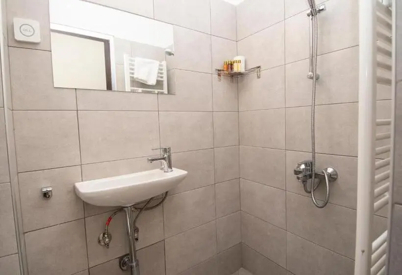 Chambre Economy, Malyovitsa
