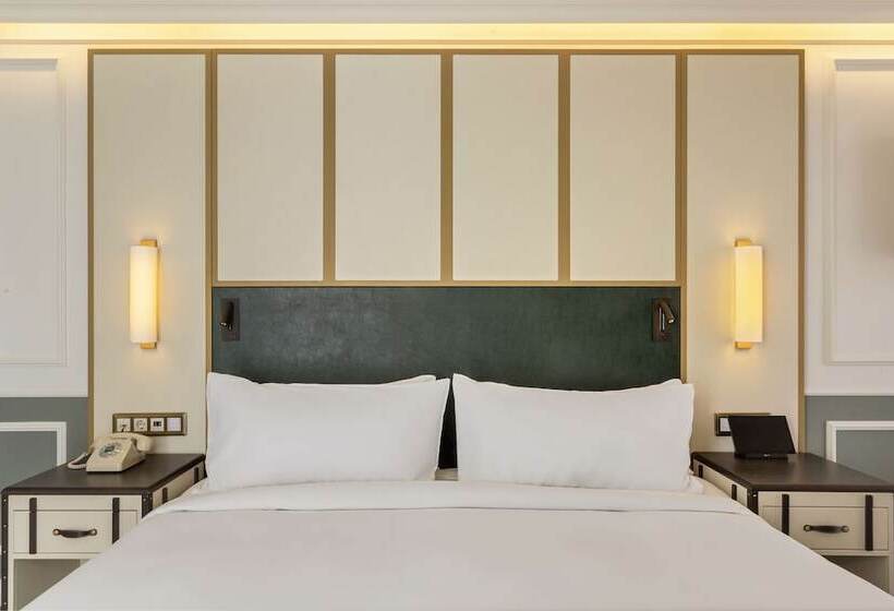 اتاق پرمیوم, The Emerald House Lisbon, Curio Collection By Hilton