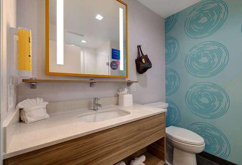 اتاق پرمیوم, The Emerald House Lisbon, Curio Collection By Hilton