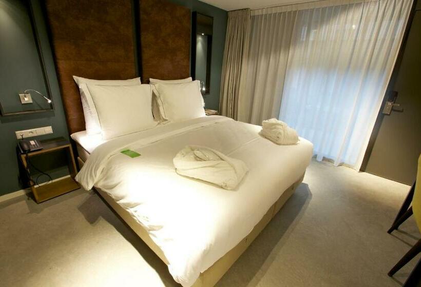 غرفة ديلوكس, De Hallen