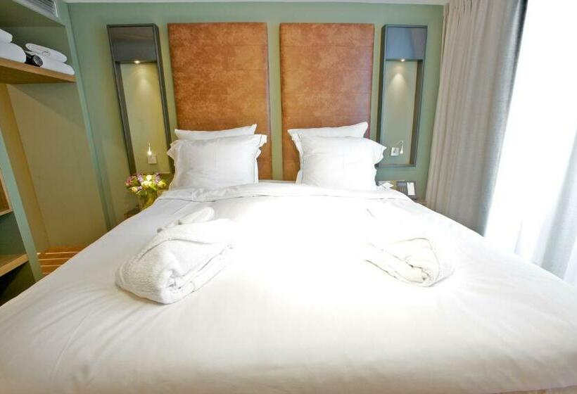 غرفة قياسية داخلية, De Hallen