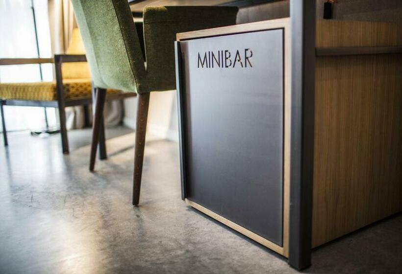 غرفة قياسية داخلية, De Hallen