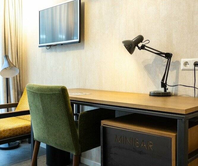 غرفة قياسية, De Hallen