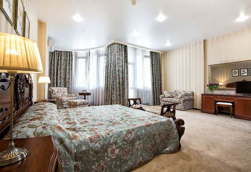 سوییت با چشم‌انداز دریا, Dolphin Resort & Conference Center