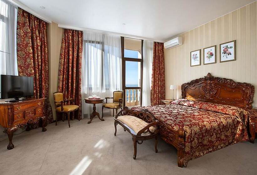 سوییت با چشم‌انداز دریا, Dolphin Resort & Conference Center