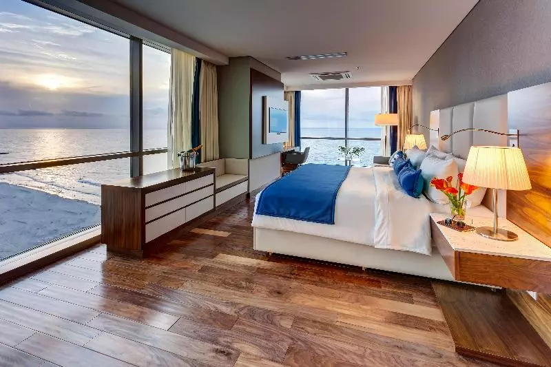 キングサイズベッドのスイートルーム, Intercontinental Cartagena, An Ihg