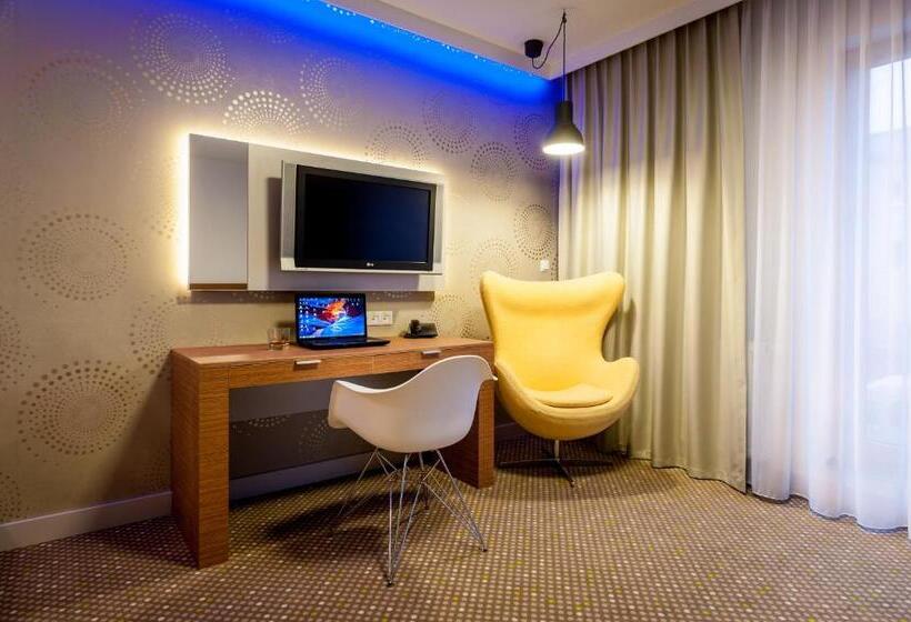 スタンダードルーム, Invite